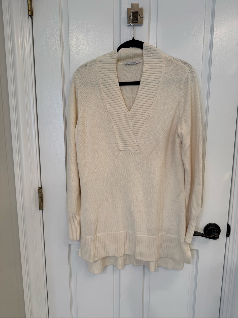 Isaac Mizrahi Cream V-Neck Ribbed Tunic Sweater